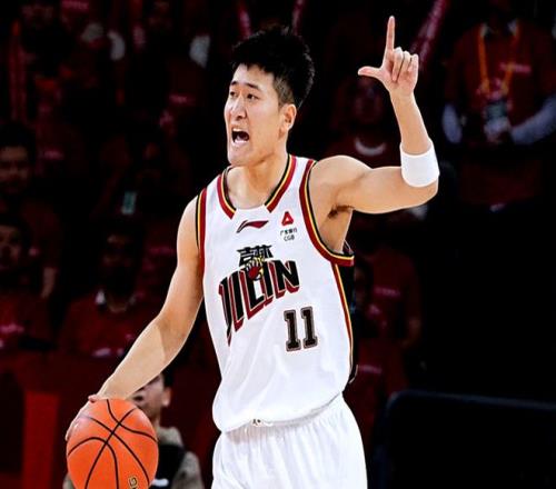 曾凡博时隔80天复出18+4三分！北京50分狂胜吉林麦基18+5__曾凡博时隔80天复出18+4三分！北京50分狂胜吉林麦基18+5