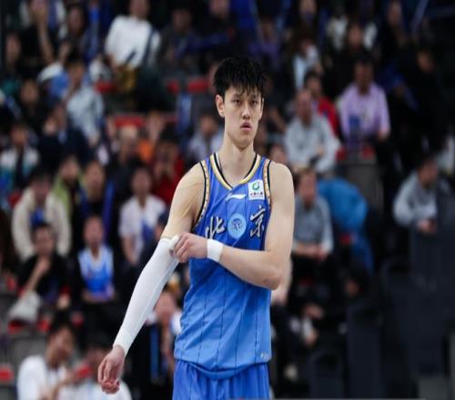 曾凡博时隔80天复出18+4三分！北京50分狂胜吉林麦基18+5__曾凡博时隔80天复出18+4三分！北京50分狂胜吉林麦基18+5