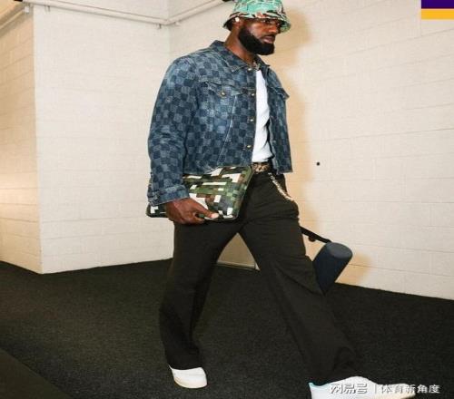 _我擦！三分绝平，老詹可真是硬，40了吧！_我擦！三分绝平，老詹可真是硬，40了吧！