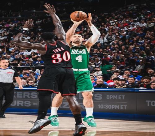 布朗传奇2000_杰伦布朗对詹姆斯力量_