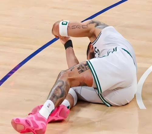 35岁复出塔图姆都来了！利拉德还远吗