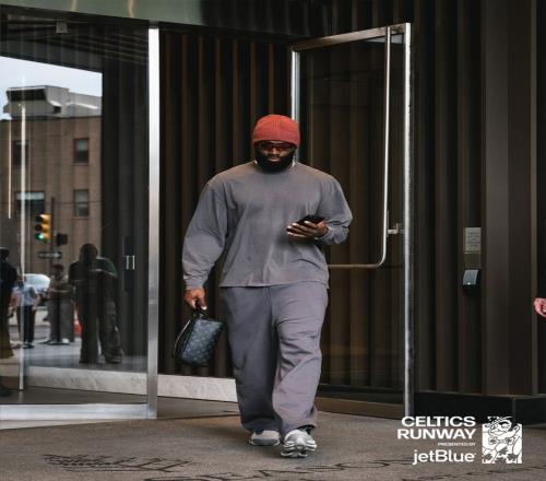 塔图姆25+7中关键3分，凯尔特人赢76人21，布朗25+7马克西31分