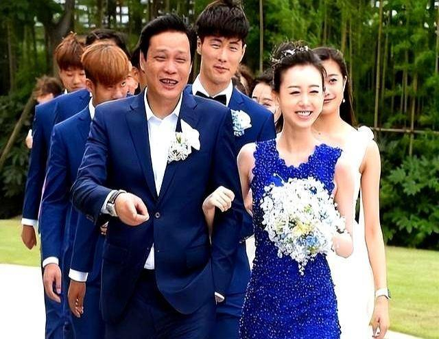 足球明星老婆柜姐__足球明星找模特