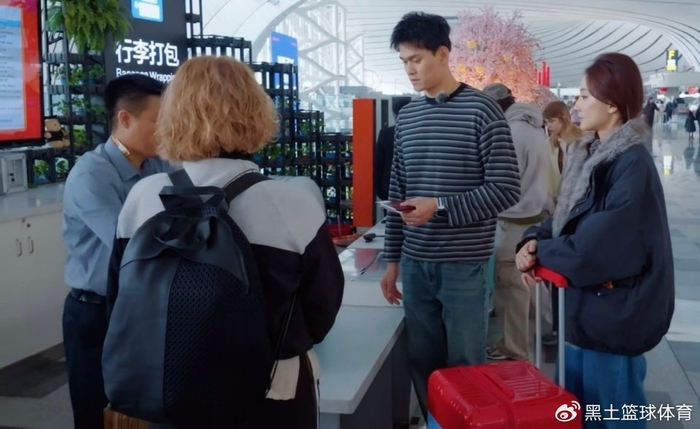 _孙杨抱着父亲哭_孙杨事件为啥他母亲道歉