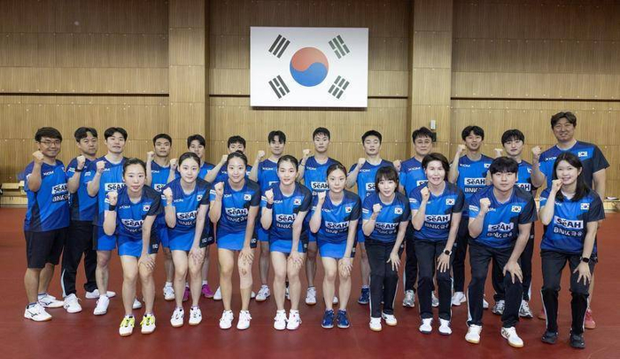 国乒男队世乒赛被看衰，张本智和聊阵容深度，日本法国成夺冠热门