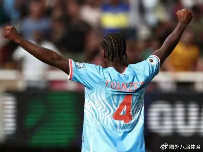 曼联场上队长__曼联队队长