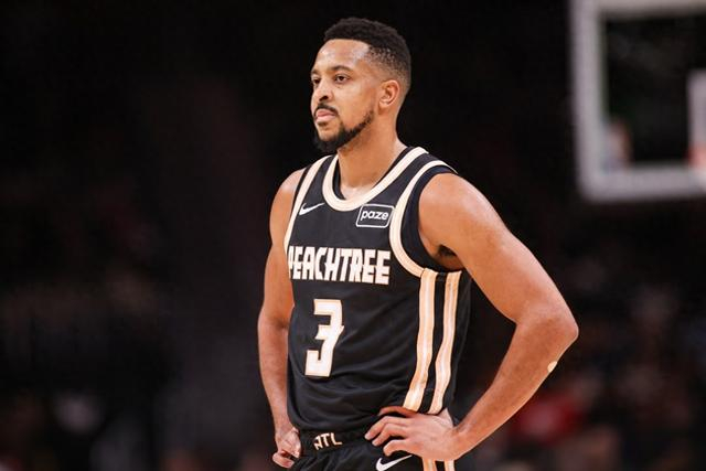 都说你1.3亿太贵，34岁被抛弃，如今场均27+4，季后赛打成巨星