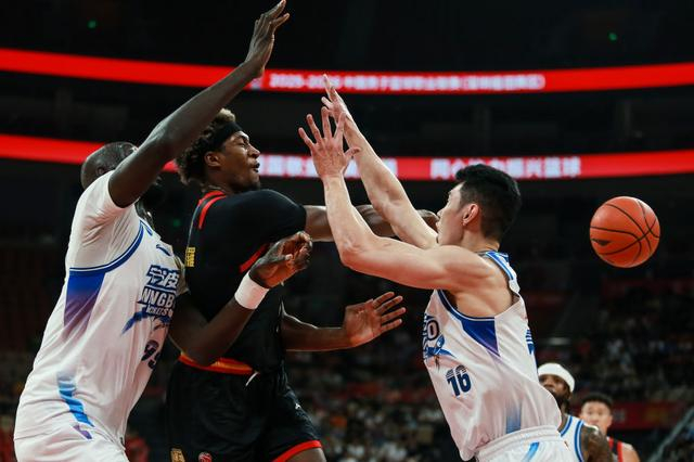 格局大变、纪录惊人——2025-2026赛季CBA常规赛综述_格局大变、纪录惊人——2025-2026赛季CBA常规赛综述_