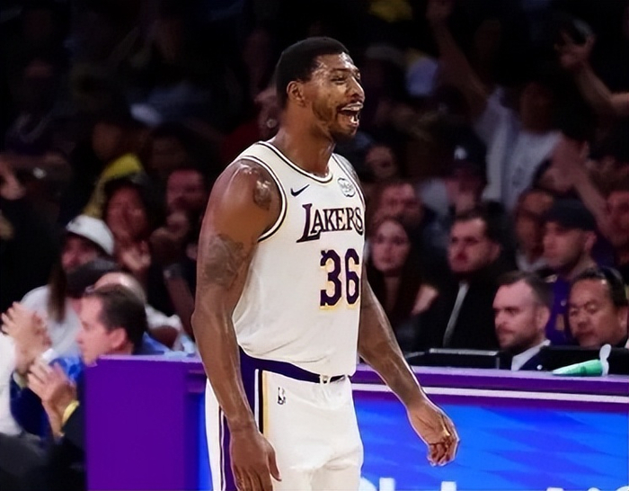 湖人4将价值凸显！斯玛特统领关键球，八村太稳，2替补巩固轮换！