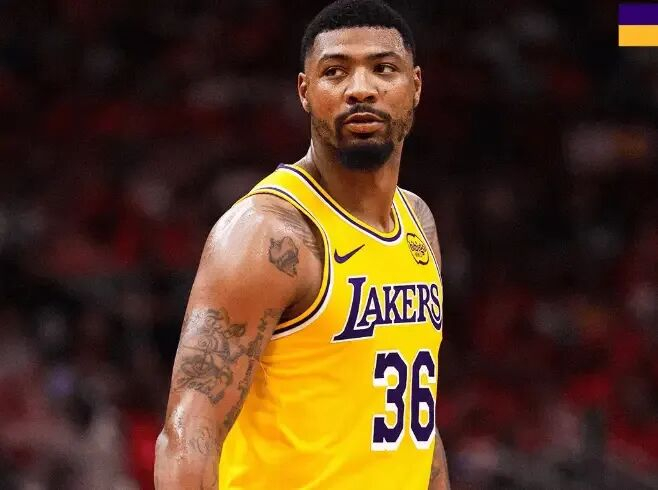 聪明哥！斯马特谈关键时刻造三分犯规：那是一次聪明的举动