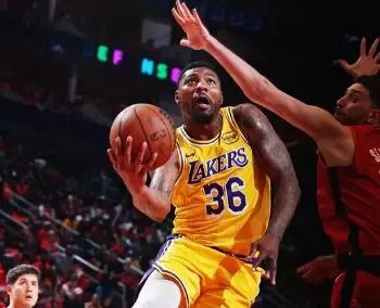 聪明哥！斯马特谈关键时刻造三分犯规：那是一次聪明的举动_聪明哥！斯马特谈关键时刻造三分犯规：那是一次聪明的举动_