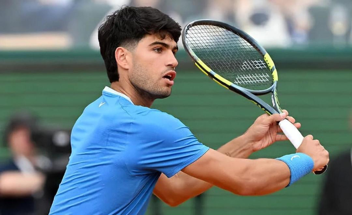 阿卡伤退三人被指获益归来时间确定，郑钦文解释首盘为何吞油条