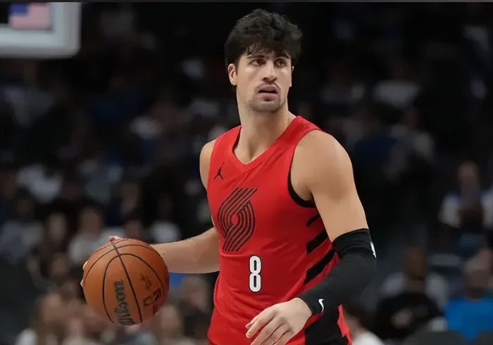 g3开拓者4人遭批！2主力内线被虐，格兰特烂合同，主帅毫无应变！