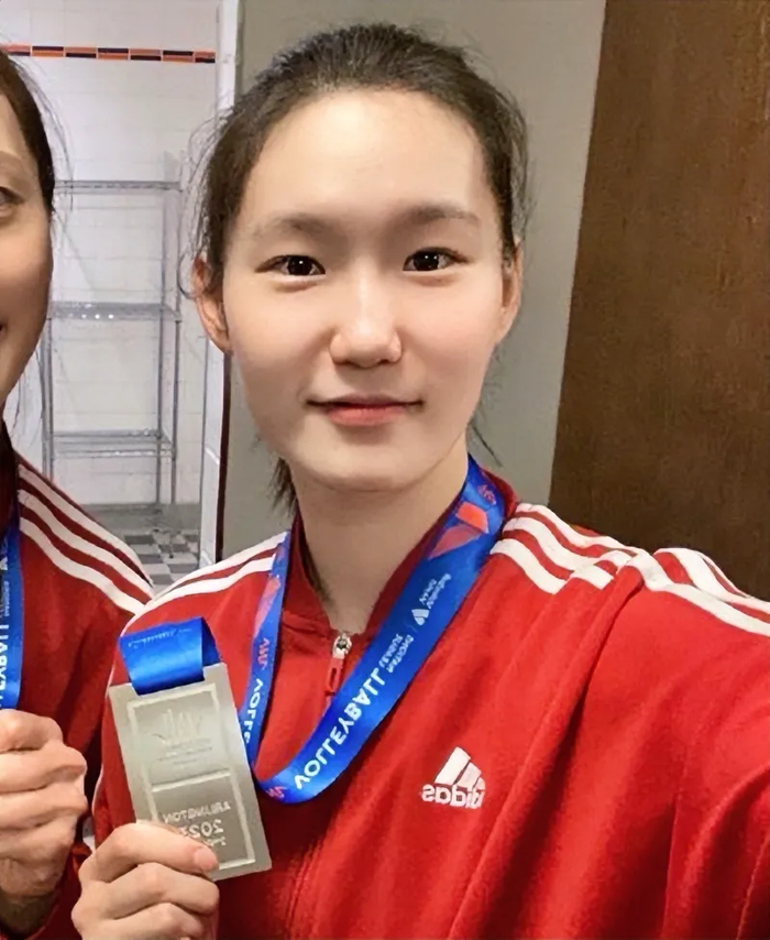 _上海女排老队员美女_上海女排女神