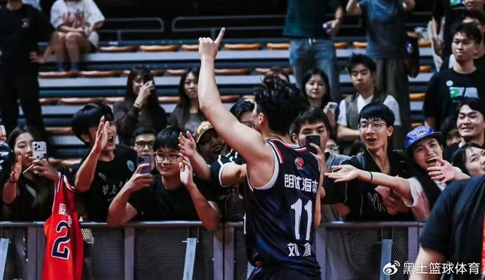 _小爸爸小艾进大胜房间_锁定季后赛的球队