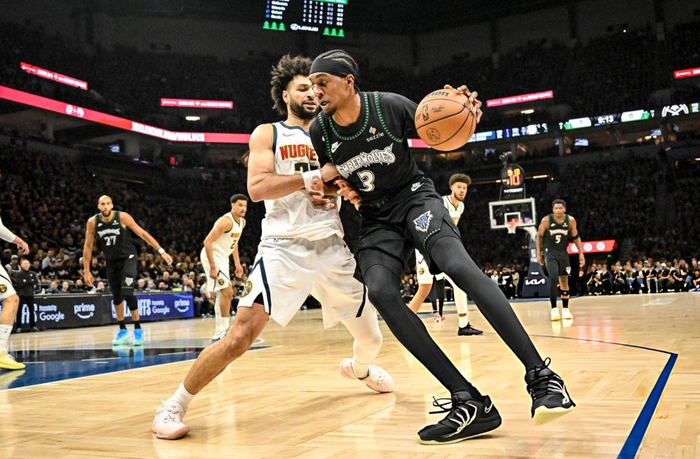 麦克丹尼尔斯20+10兑现狂言！13中9打爆掘金 获美媒盛赞敢说敢打