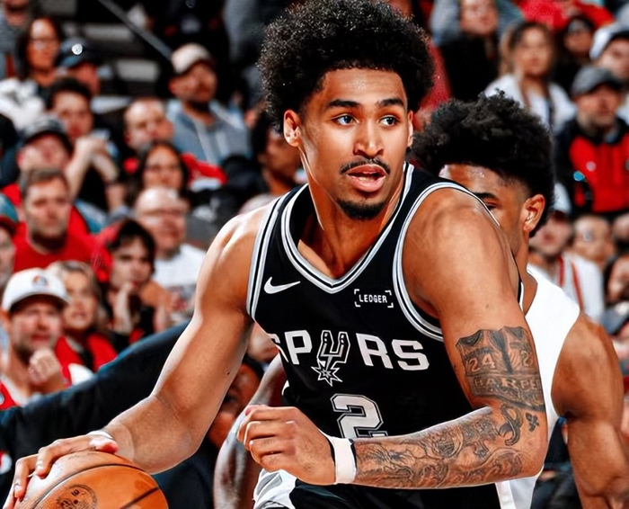 文班缺阵合砍60分带队逆转！这哪是妖刀帕克，这是翻版威少和哈登