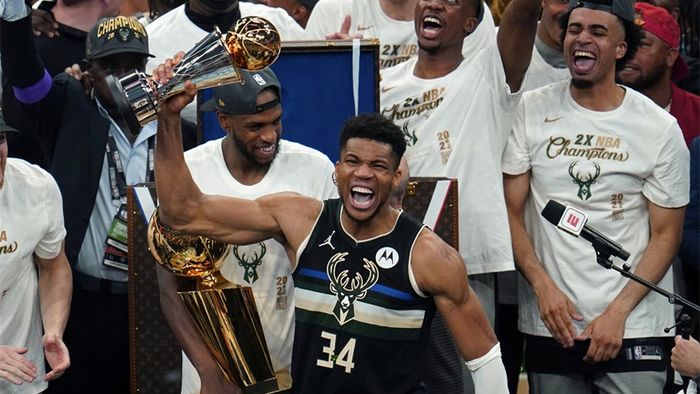 离字母哥还有点距离_字母哥离场_