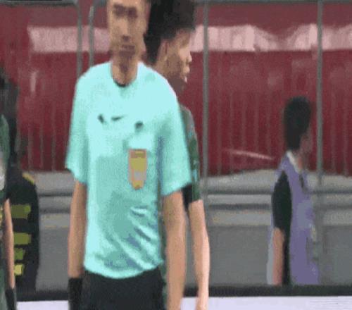 _骂裁判会怎么样_骂裁判是什么犯规