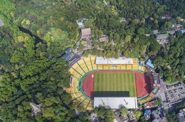 巧了，燃了！越秀山体育场迎来100岁生日，今晚“上山睇波”_巧了，燃了！越秀山体育场迎来100岁生日，今晚“上山睇波”_