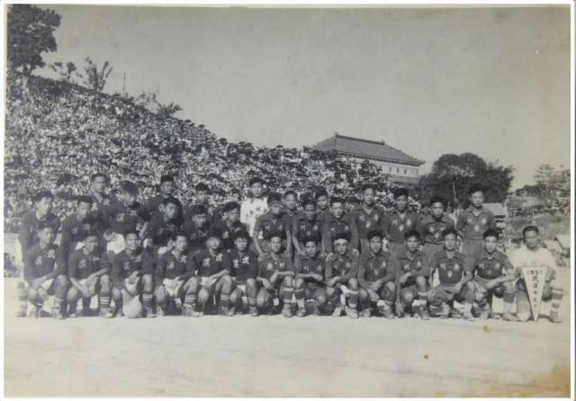 巧了，燃了！越秀山体育场迎来100岁生日，今晚“上山睇波”__巧了，燃了！越秀山体育场迎来100岁生日，今晚“上山睇波”