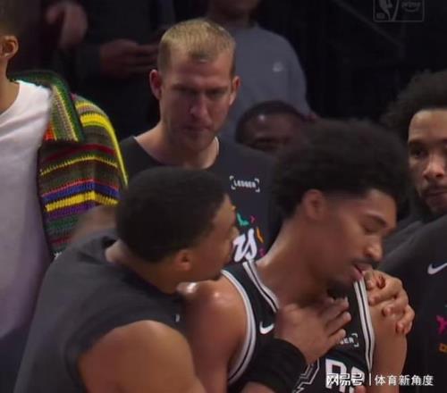 _杀疯了！25+27，75%+80%，马刺太烦恼了！_杀疯了！25+27，75%+80%，马刺太烦恼了！