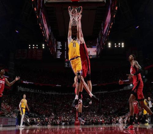 詹姆斯火箭队打过球吗__湖人火箭系列赛詹姆斯数据