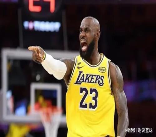 詹姆斯封神一战队友也很争气，两替补内线扬威，但前状元该进黑榜