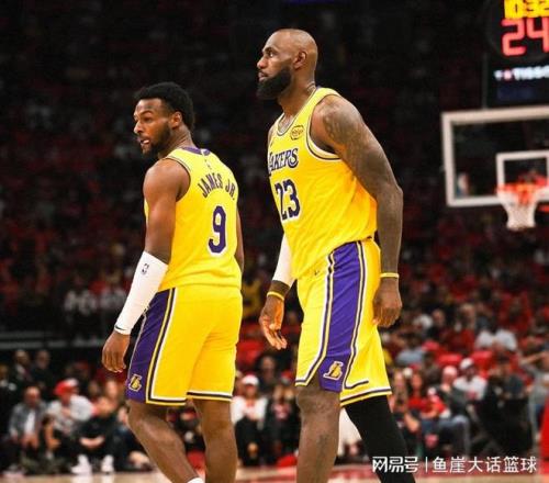 湖人30火箭！申京还没放弃，詹姆斯赛后把话挑明，两点也成关键