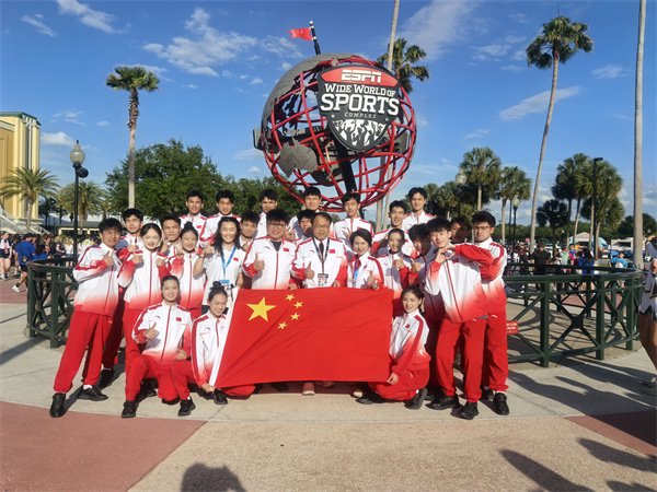 小学生啦啦操队自编_沈阳大学啦啦操队_