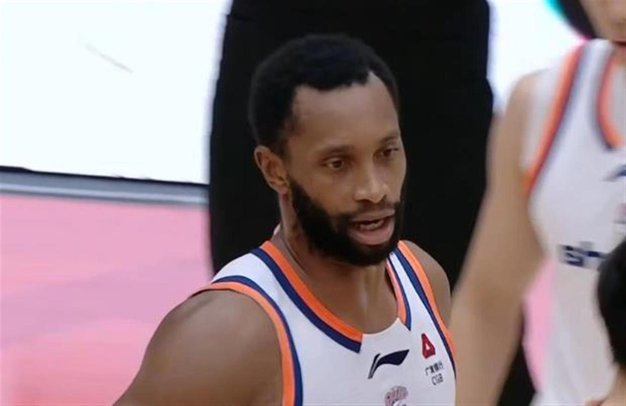 山东对阵辽宁_山东队对辽宁_