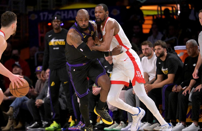 湖人刷新3巨头，G2怎么赢的，一招派上了用场，系列赛风向偏转