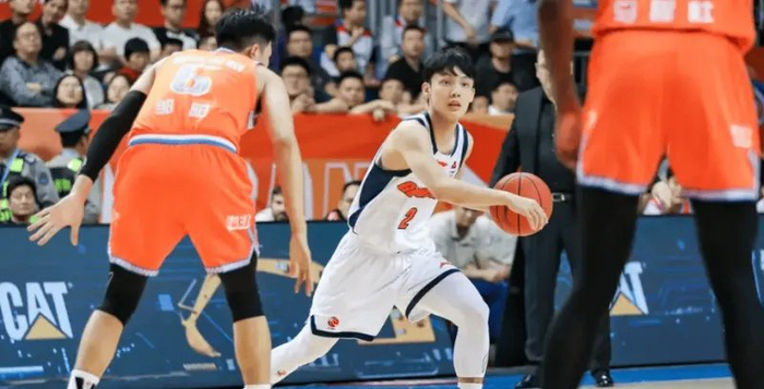 广东被福建双杀2人引失望！杜锋用人还是有问题，萨林杰没法用！__广东被福建双杀2人引失望！杜锋用人还是有问题，萨林杰没法用！