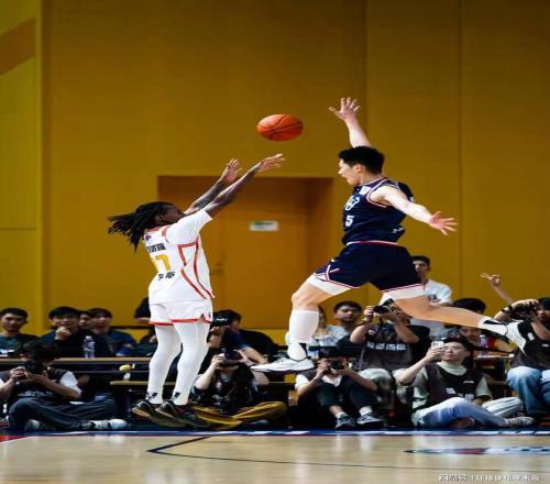 CBA常规赛第42轮：广州朗肽海本主场86比99憾负深圳男篮__CBA常规赛第42轮：广州朗肽海本主场86比99憾负深圳男篮