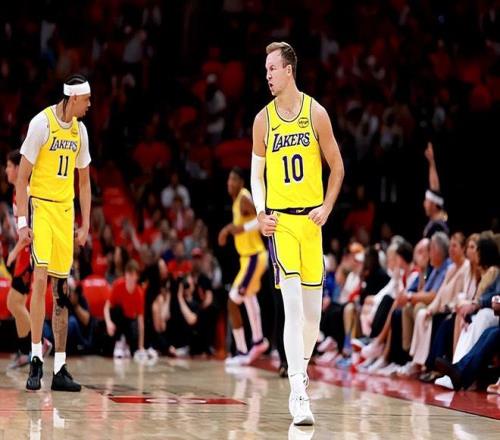 _湖人将升起冠军旗帜_湖人的大前