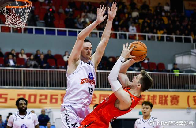 第六外援就位！2米08全能内线加盟宁波男篮，刘家成渴望率队黑八__第六外援就位！2米08全能内线加盟宁波男篮，刘家成渴望率队黑八