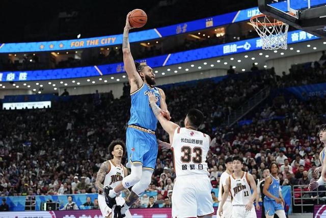 新外援首秀 曾凡博复出 北汽男篮大胜结束常规赛