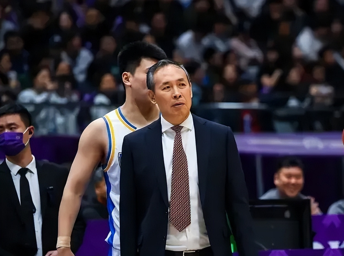 胜吉林发布会！许利民总结赛季调整，亲承赵睿很快复出，并表自信__胜吉林发布会！许利民总结赛季调整，亲承赵睿很快复出，并表自信