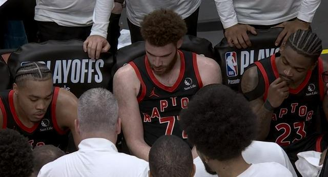 德罗赞猛龙时期队友__绿军大胜骑士视频