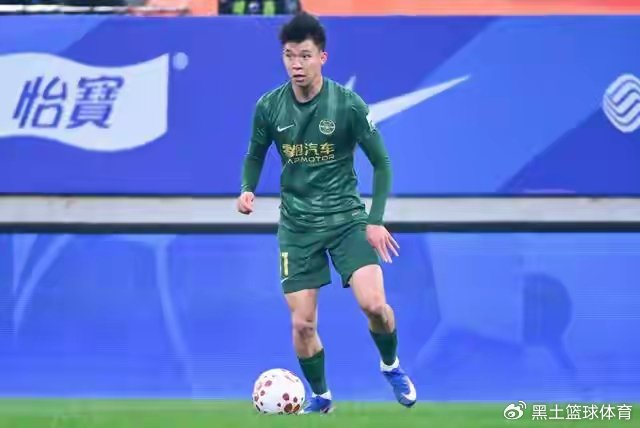 19岁国足新星4场隐身？别急，他的“新手保护期”刚过！__19岁国足新星4场隐身？别急，他的“新手保护期”刚过！