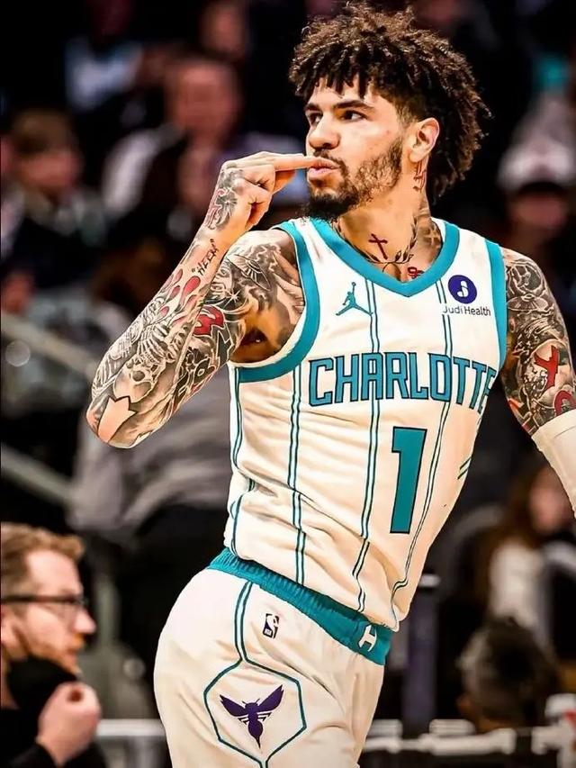 手握2亿却是拖油瓶？他是现役最被高估之人 2短板6年都没改__手握2亿却是拖油瓶？他是现役最被高估之人 2短板6年都没改