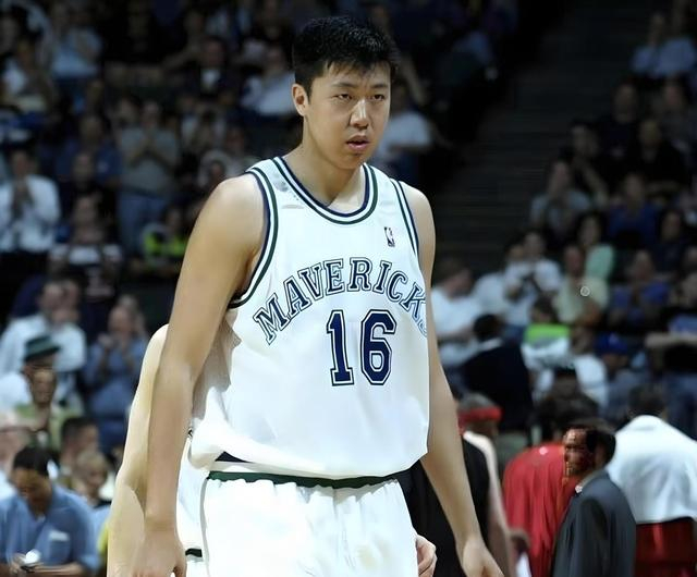 王治郅携手诺维斯基入选FIBA名人堂！感谢致辞，他提到了八一精神__王治郅携手诺维斯基入选FIBA名人堂！感谢致辞，他提到了八一精神