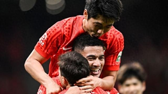 4比0横扫武汉三镇，海港队一扫颓势，蒋光太回来了就是不一样