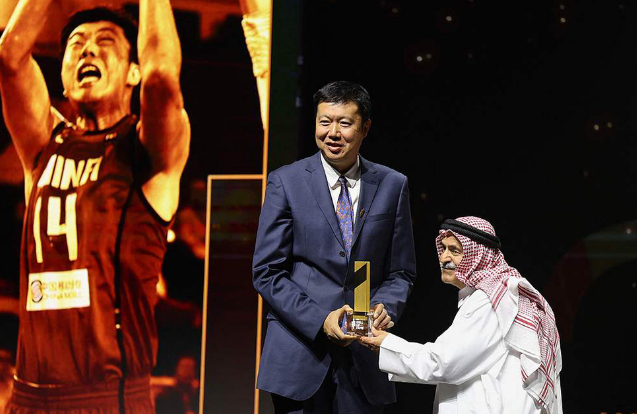 恭喜，王治郅上任，新身份官宣，曾自掏腰包驰援男女篮__恭喜，王治郅上任，新身份官宣，曾自掏腰包驰援男女篮