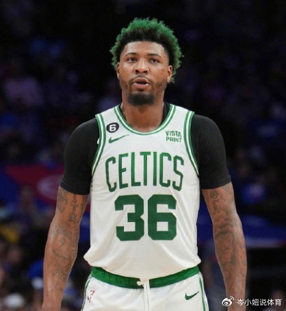 斯玛特是除了手套佩顿以外唯一一个拿到最佳防守球员的控球后卫