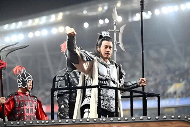 “霸王归来”燃“苏超”，一杯洋河敬热血_“霸王归来”燃“苏超”，一杯洋河敬热血_