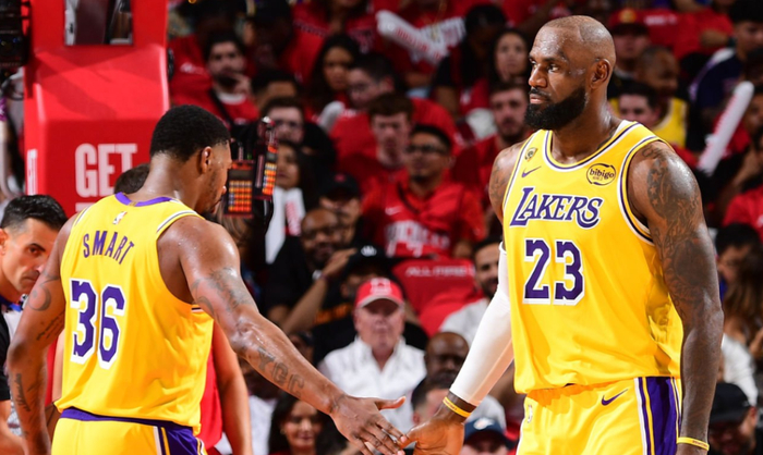 G3裁判报告：漏吹斯马特进线+老詹出界 火箭本该不打加时赢球？__G3裁判报告：漏吹斯马特进线+老詹出界 火箭本该不打加时赢球？