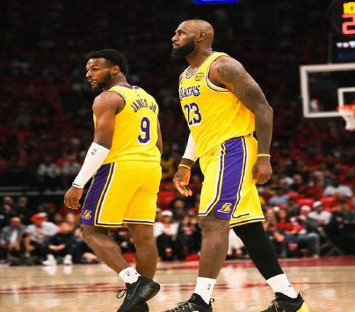 _詹姆斯完爆_詹姆斯狂砍46分