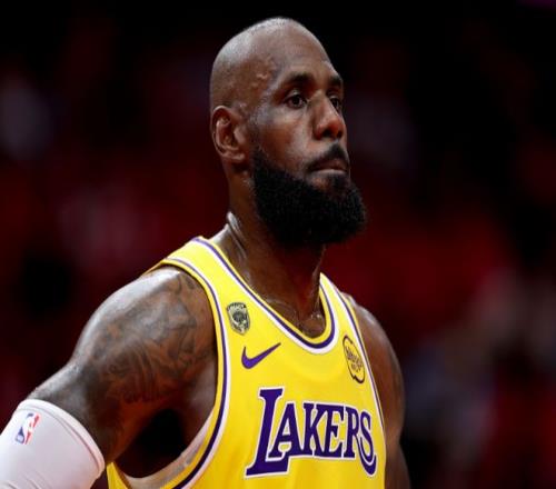 刷新历史第一！詹姆斯29+13+6献扳平三分加时夺赛点触发晋级定律