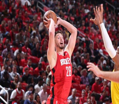 詹姆斯希望能在湖人结束生涯__詹姆斯在湖人队的问题